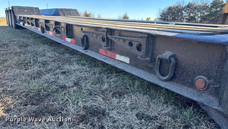 image for item ET4137 1995 Dynaweld lowboy equipment trailer