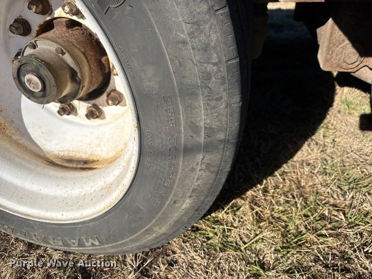 image for item ET4137 1995 Dynaweld lowboy equipment trailer