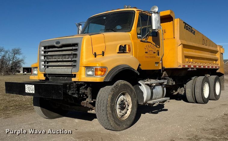 image for item ET4139 2005 Sterling L9500 Series Dump truck