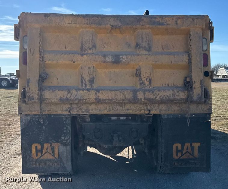 image for item ET4139 2005 Sterling L9500 Series Dump truck