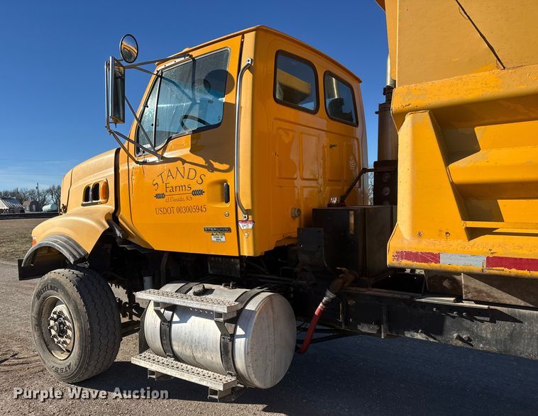 image for item ET4139 2005 Sterling L9500 Series Dump truck