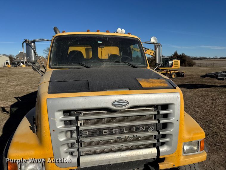 image for item ET4139 2005 Sterling L9500 Series Dump truck