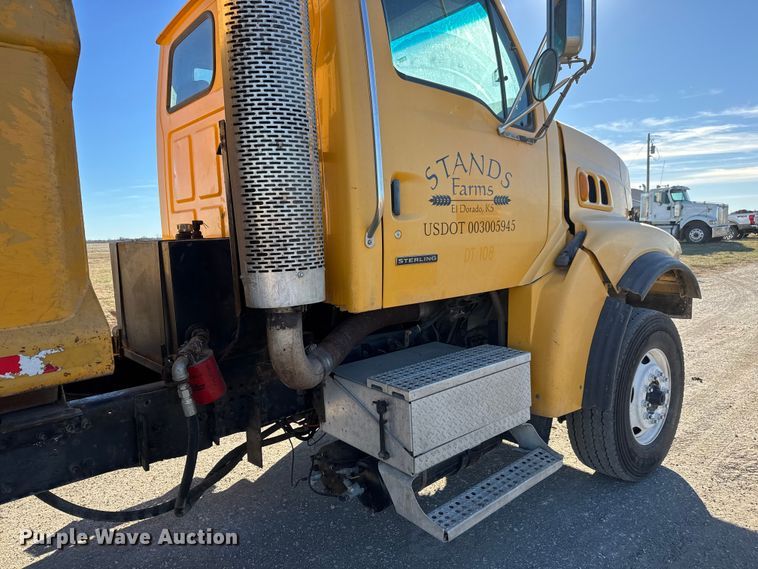 image for item ET4139 2005 Sterling L9500 Series Dump truck