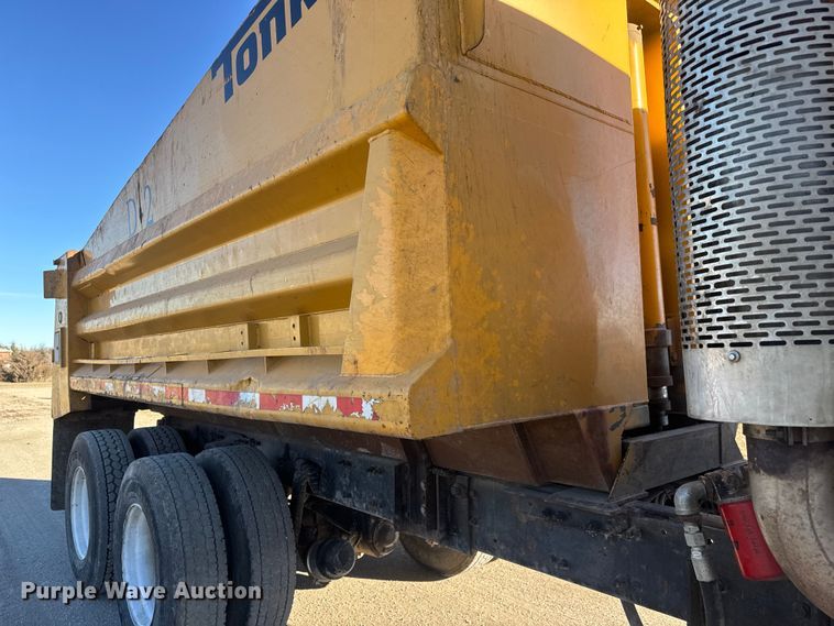 image for item ET4139 2005 Sterling L9500 Series Dump truck