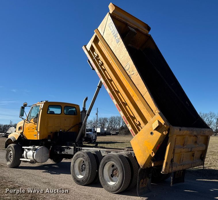 image for item ET4139 2005 Sterling L9500 Series Dump truck