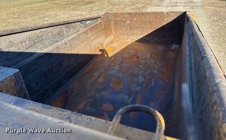 image for item ET4139 2005 Sterling L9500 Series Dump truck