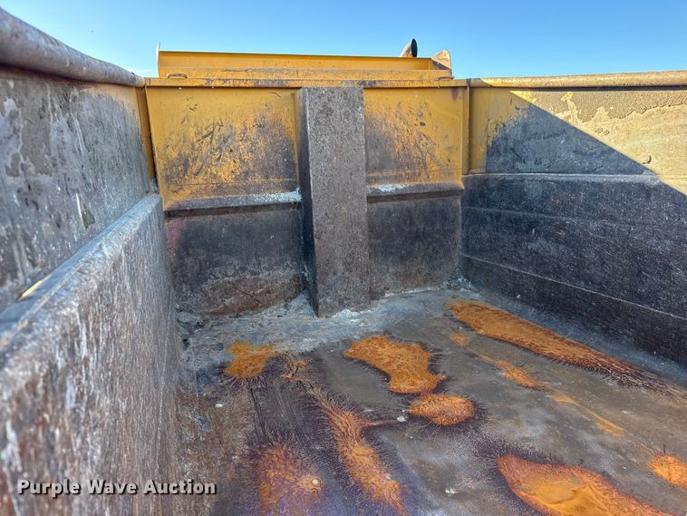 image for item ET4139 2005 Sterling L9500 Series Dump truck