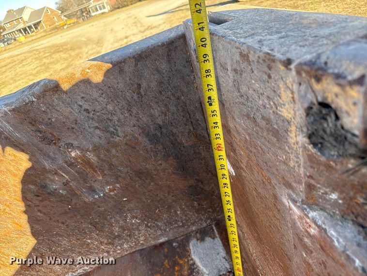 image for item ET4139 2005 Sterling L9500 Series Dump truck