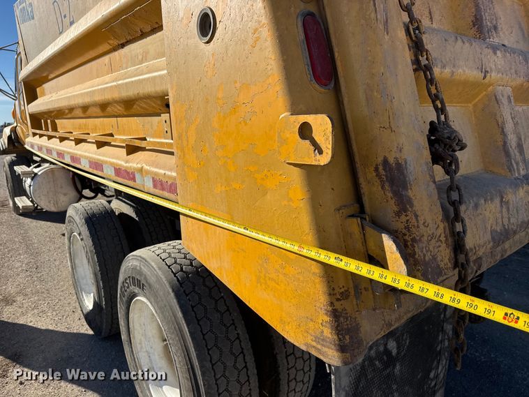 image for item ET4139 2005 Sterling L9500 Series Dump truck