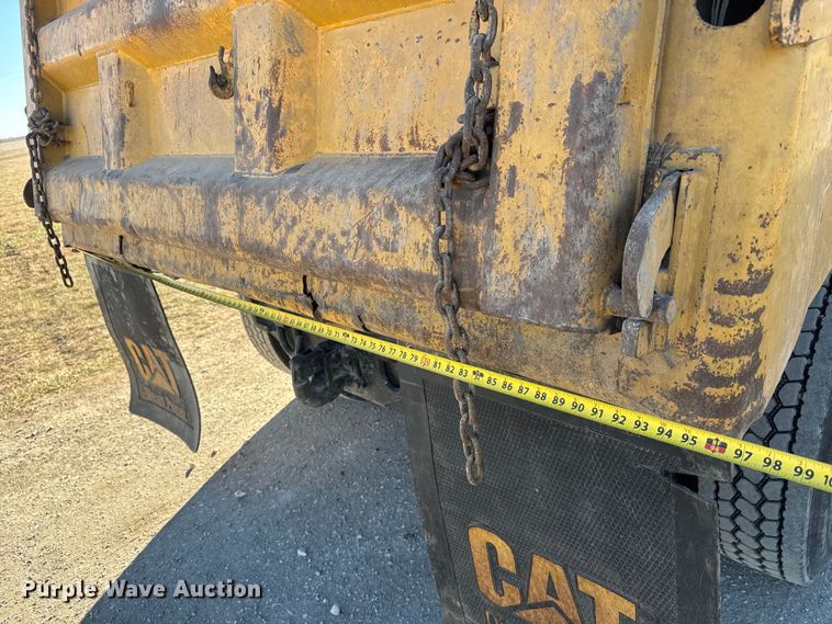 image for item ET4139 2005 Sterling L9500 Series Dump truck