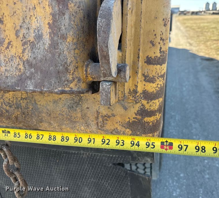 image for item ET4139 2005 Sterling L9500 Series Dump truck