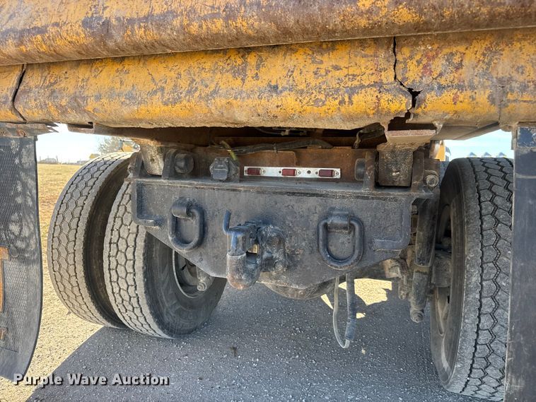 image for item ET4139 2005 Sterling L9500 Series Dump truck