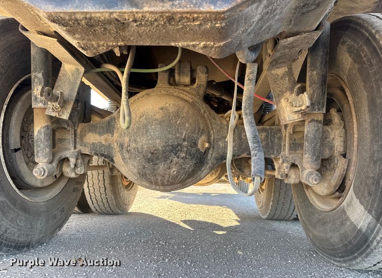 image for item ET4139 2005 Sterling L9500 Series Dump truck