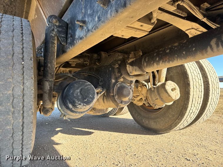 image for item ET4139 2005 Sterling L9500 Series Dump truck