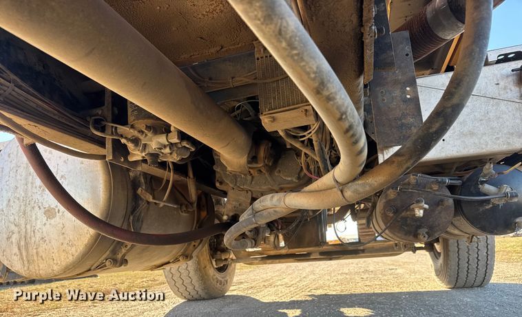 image for item ET4139 2005 Sterling L9500 Series Dump truck