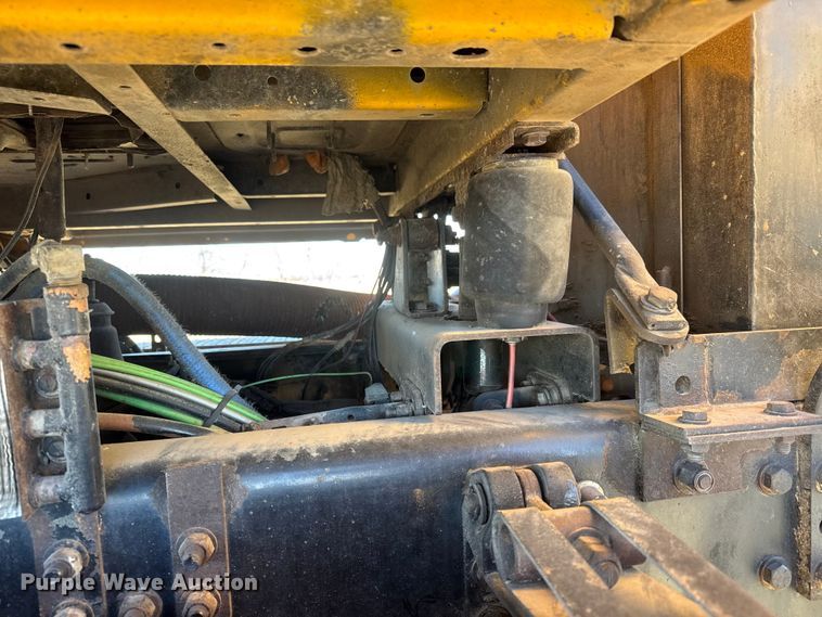 image for item ET4139 2005 Sterling L9500 Series Dump truck