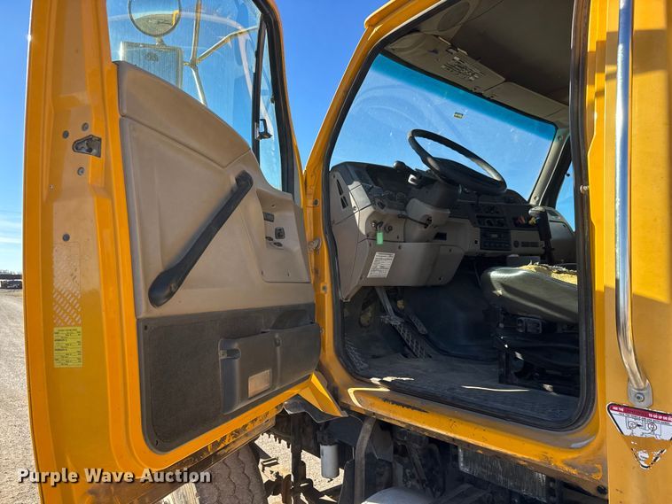 image for item ET4139 2005 Sterling L9500 Series Dump truck