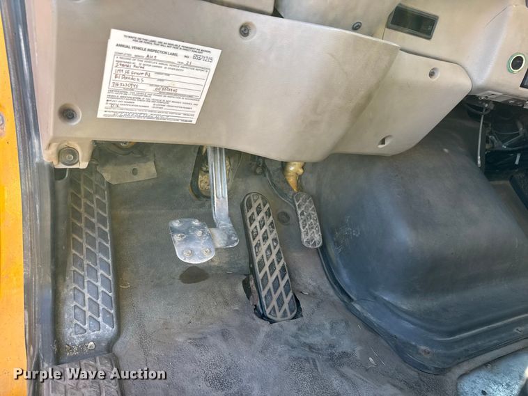 image for item ET4139 2005 Sterling L9500 Series Dump truck