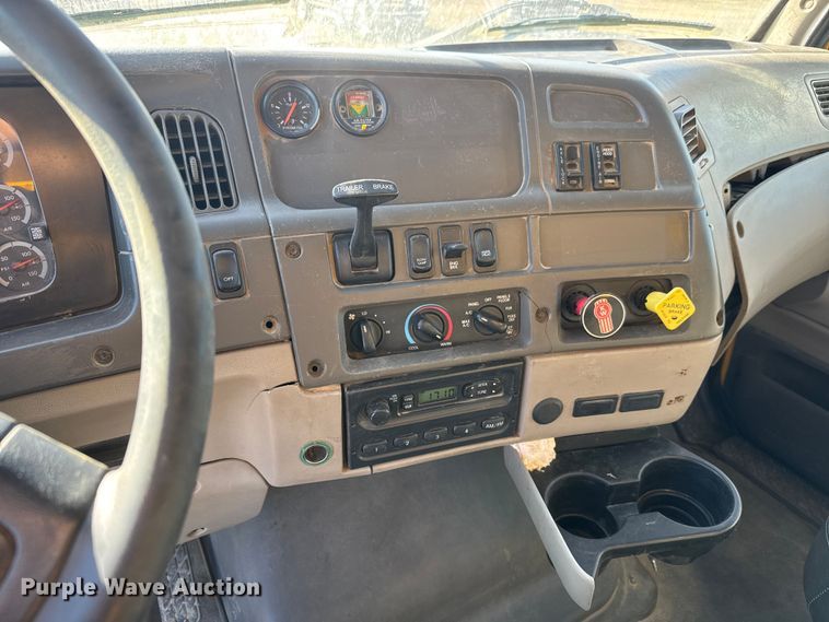 image for item ET4139 2005 Sterling L9500 Series Dump truck