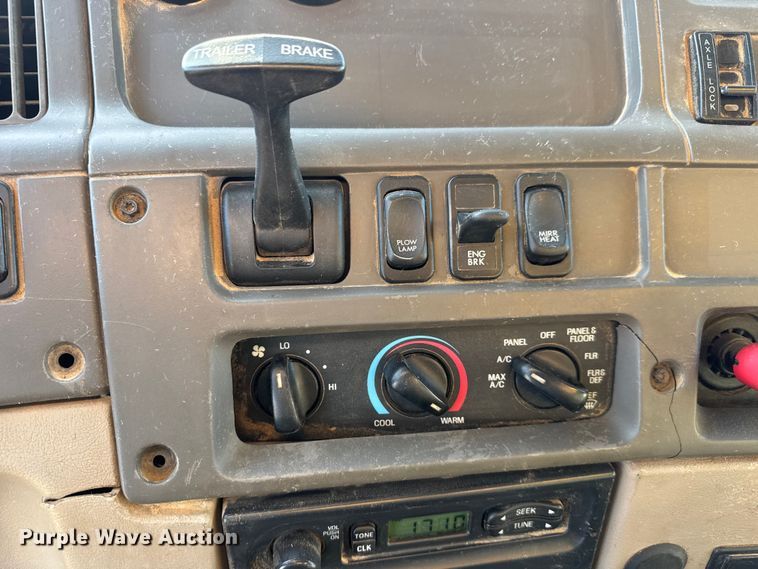 image for item ET4139 2005 Sterling L9500 Series Dump truck