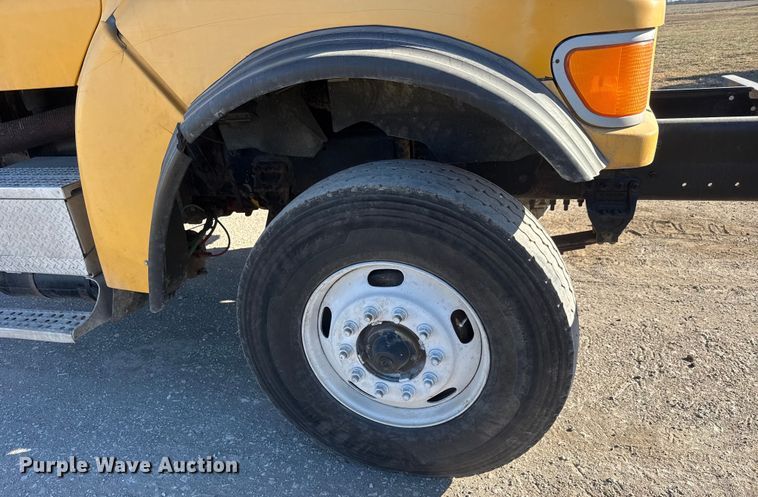 image for item ET4139 2005 Sterling L9500 Series Dump truck