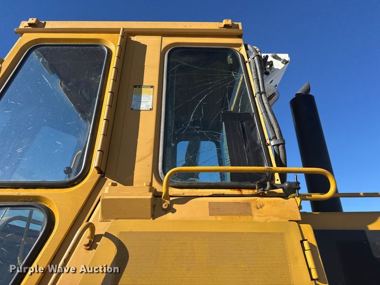 image for item ET4140 1994 Caterpillar 953B track loader