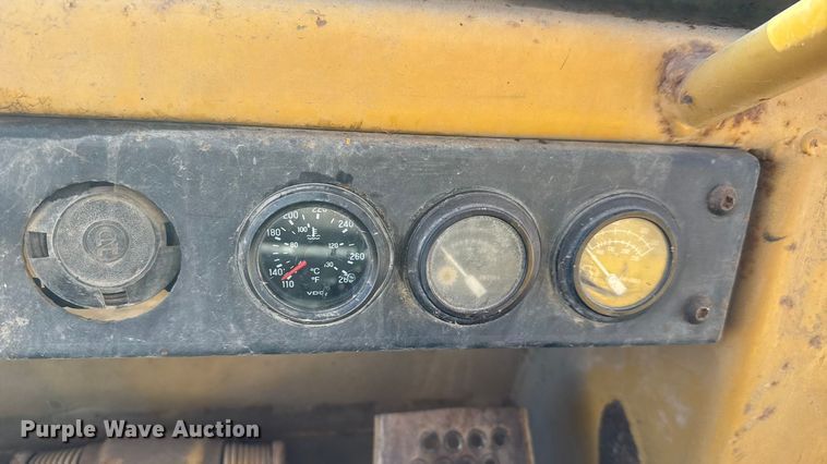image for item ET4140 1994 Caterpillar 953B track loader