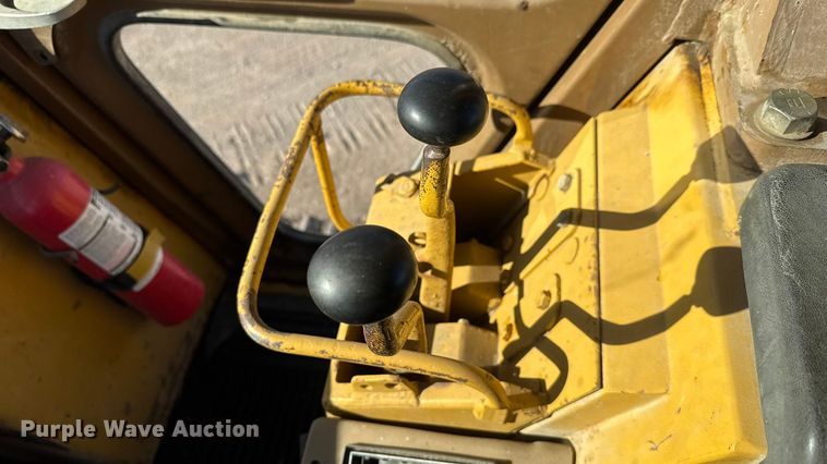 image for item ET4140 1994 Caterpillar 953B track loader