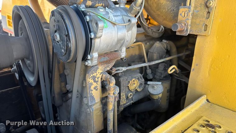 image for item ET4140 1994 Caterpillar 953B track loader