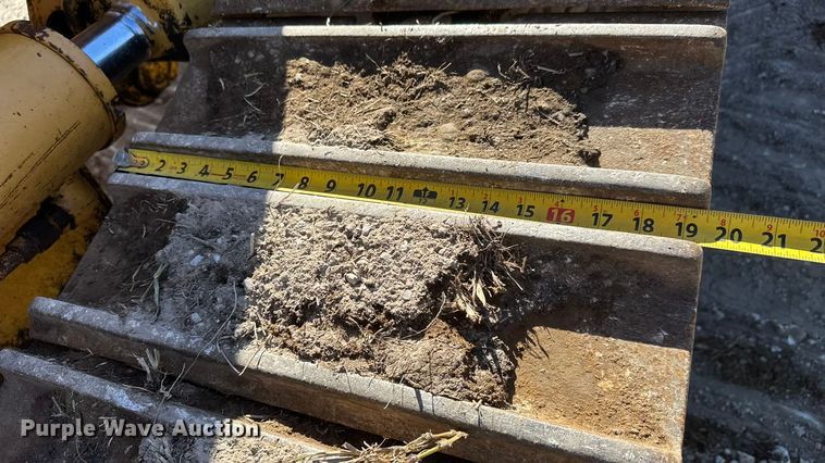 image for item ET4140 1994 Caterpillar 953B track loader