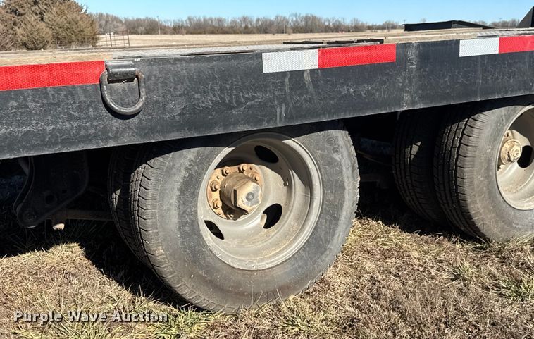 image for item ET4142 1995 Interstate 20DT equipment trailer