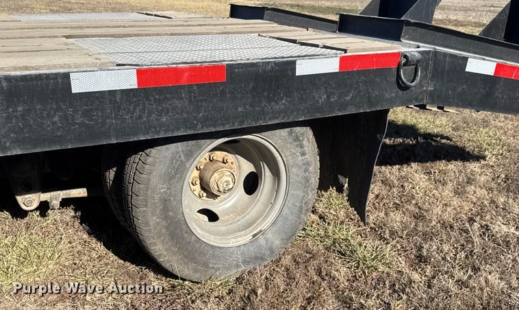 image for item ET4142 1995 Interstate 20DT equipment trailer