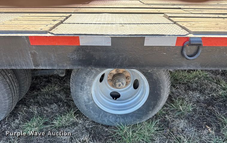 image for item ET4142 1995 Interstate 20DT equipment trailer