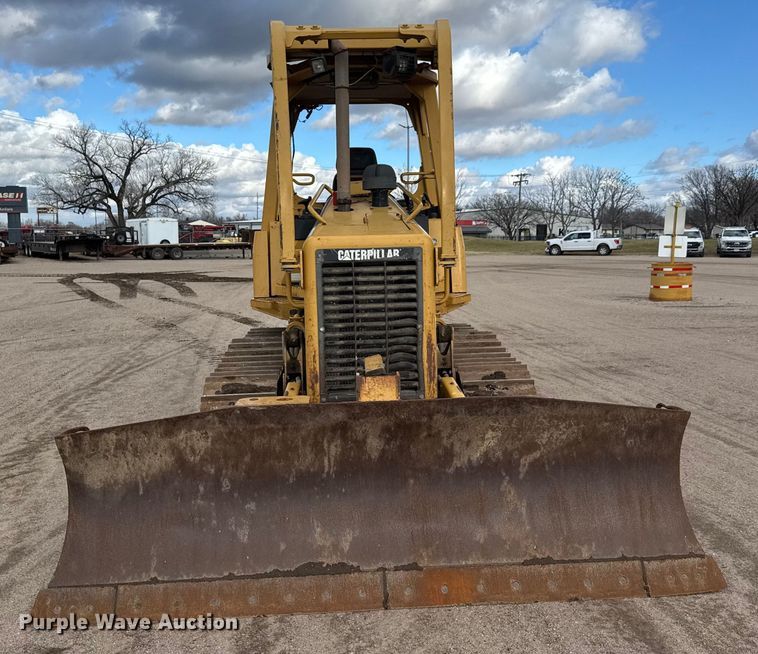 image for item ET4158 2005 Caterpillar D3G XL dozer