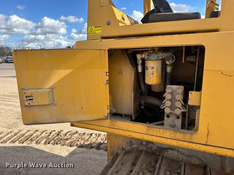 image for item ET4158 2005 Caterpillar D3G XL dozer