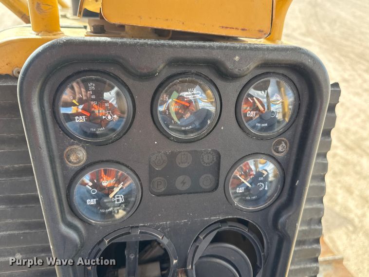 image for item ET4158 2005 Caterpillar D3G XL dozer