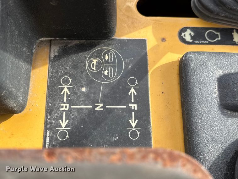 image for item ET4158 2005 Caterpillar D3G XL dozer