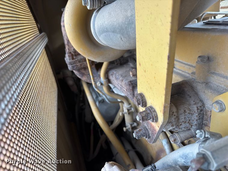 image for item ET4158 2005 Caterpillar D3G XL dozer