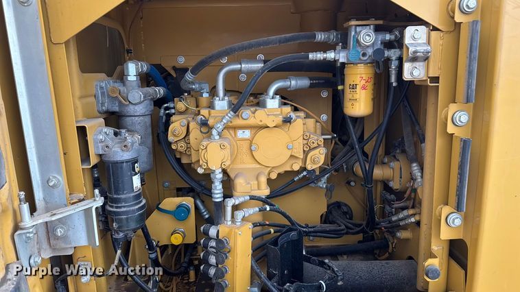 image for item ET4159 2013 Caterpillar 320E L excavator