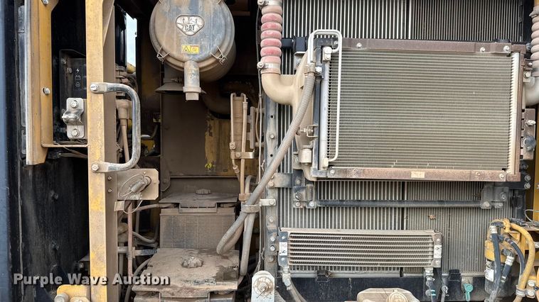 image for item ET4159 2013 Caterpillar 320E L excavator