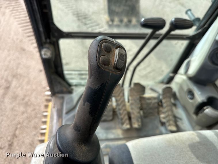 image for item ET4159 2013 Caterpillar 320E L excavator