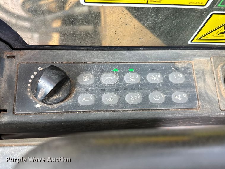 image for item ET4159 2013 Caterpillar 320E L excavator