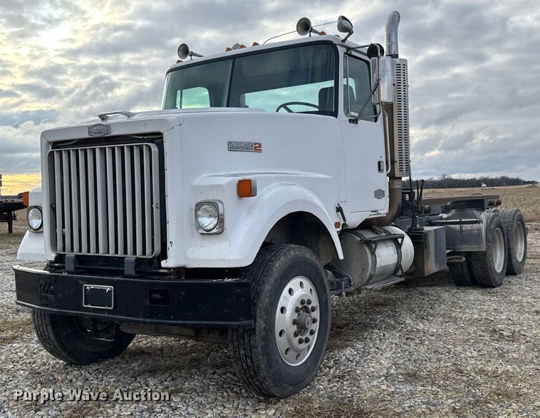 image for item ET4360 1982 Autocar Construcktor 2 roll-off container truck