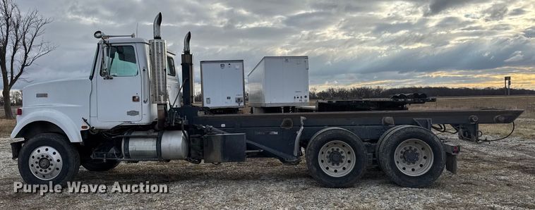 image for item ET4360 1982 Autocar Construcktor 2 roll-off container truck