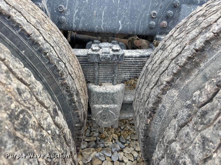 image for item ET4360 1982 Autocar Construcktor 2 roll-off container truck