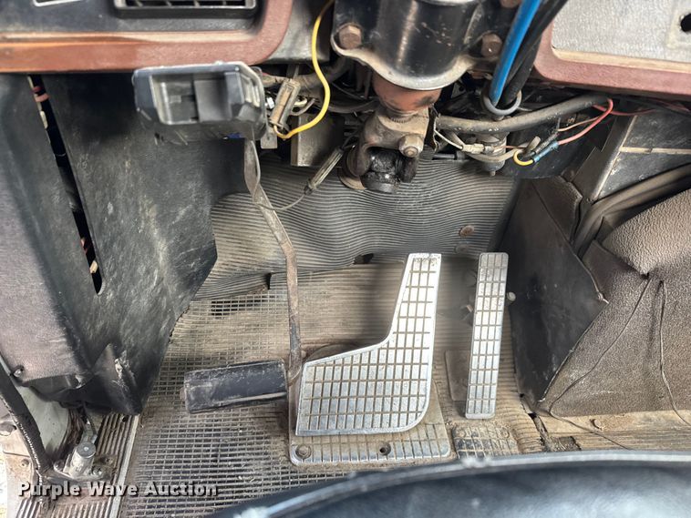 image for item ET4360 1982 Autocar Construcktor 2 roll-off container truck