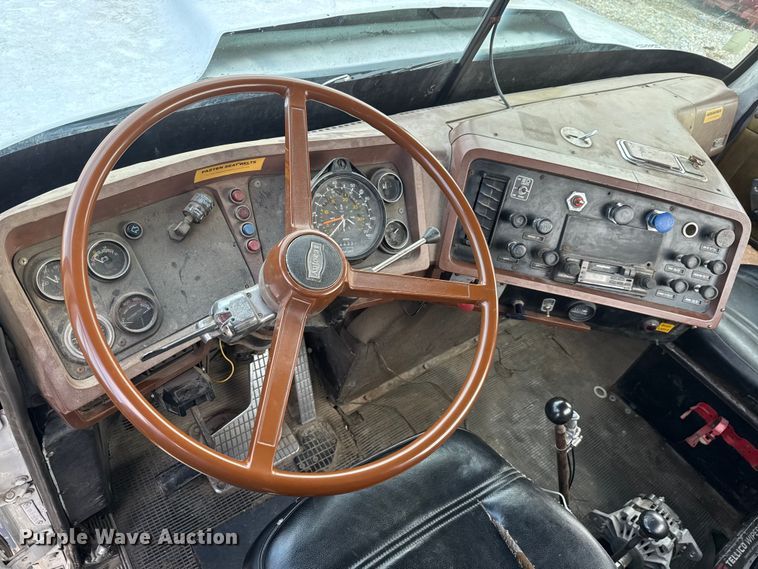 image for item ET4360 1982 Autocar Construcktor 2 roll-off container truck