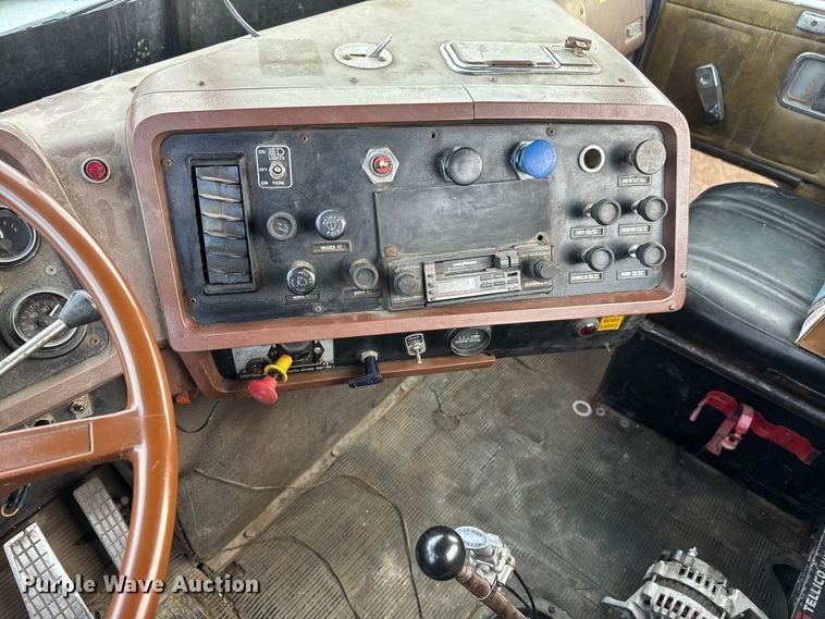 image for item ET4360 1982 Autocar Construcktor 2 roll-off container truck