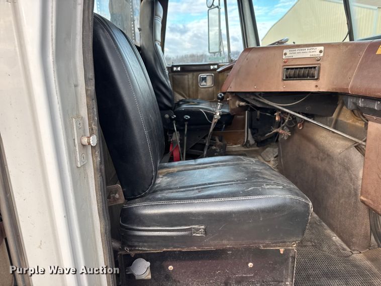 image for item ET4360 1982 Autocar Construcktor 2 roll-off container truck