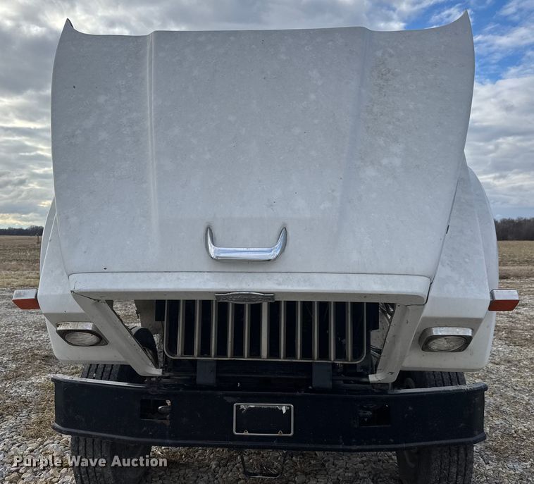 image for item ET4360 1982 Autocar Construcktor 2 roll-off container truck